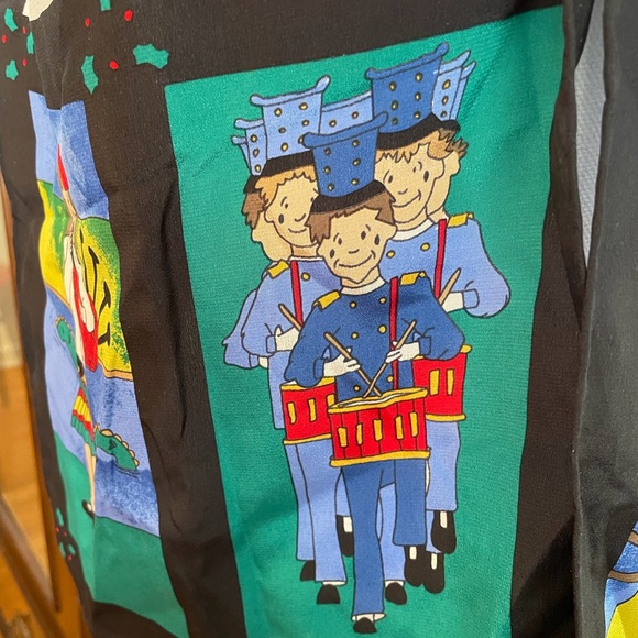 Vintage Christmas silk scarf with 12 days of Christmas designs. Oblong shape - Picture 3 of 5